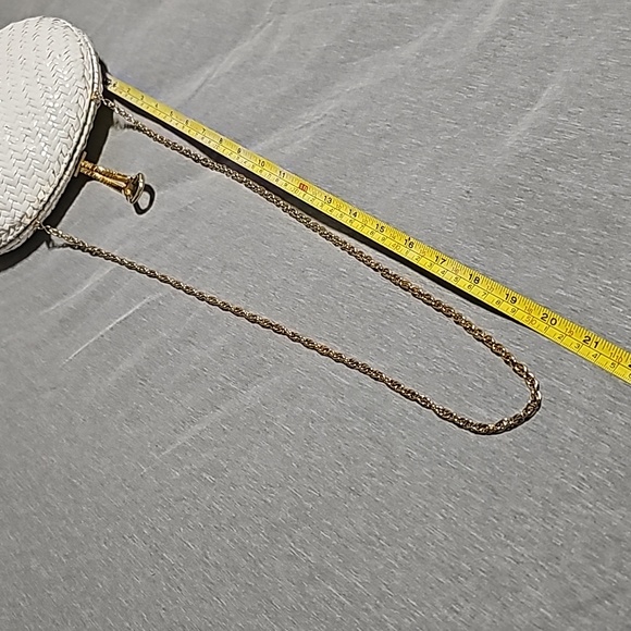 Vintage Willow White hard shell wicker purse clutch  Made in Hong Kong - Picture 15 of 16